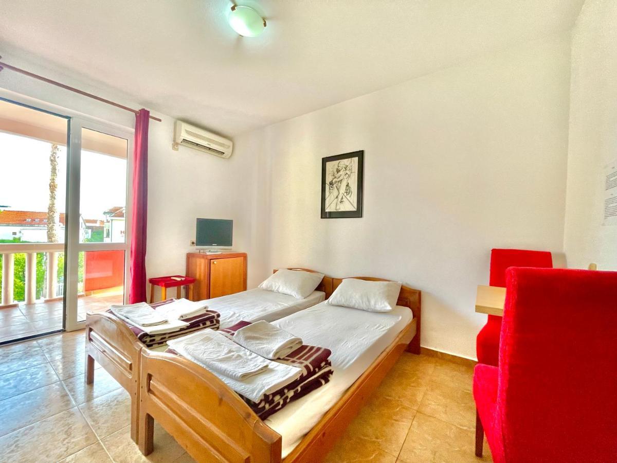 Vila L Budva Ξενοδοχείο Εξωτερικό φωτογραφία